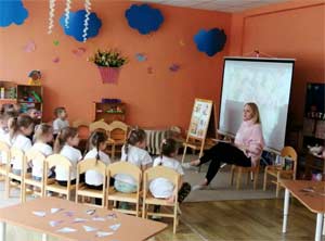 Конспект НОД в старшей группе «8 Марта – Международный Женский день!»